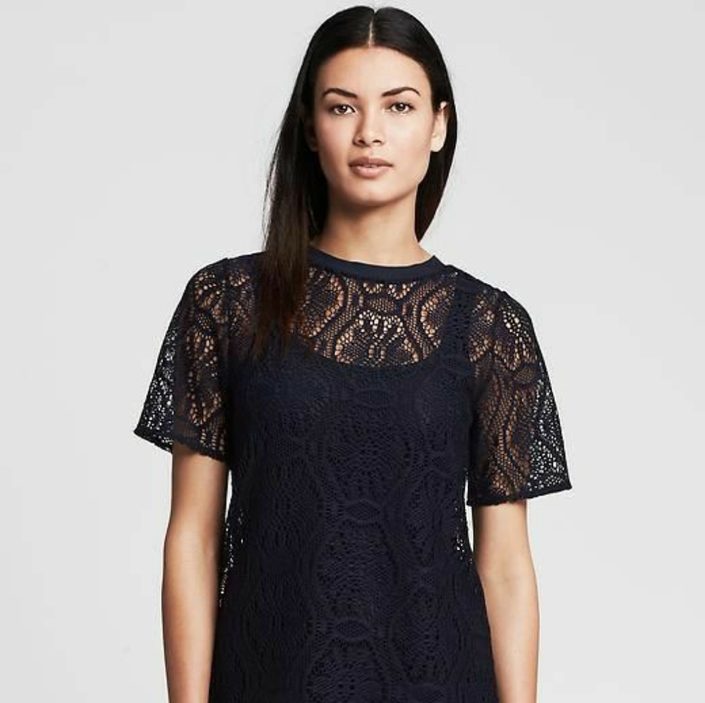 Banana Republic lace tee Size L